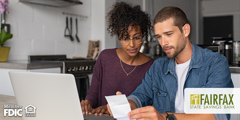 couple-on-computer